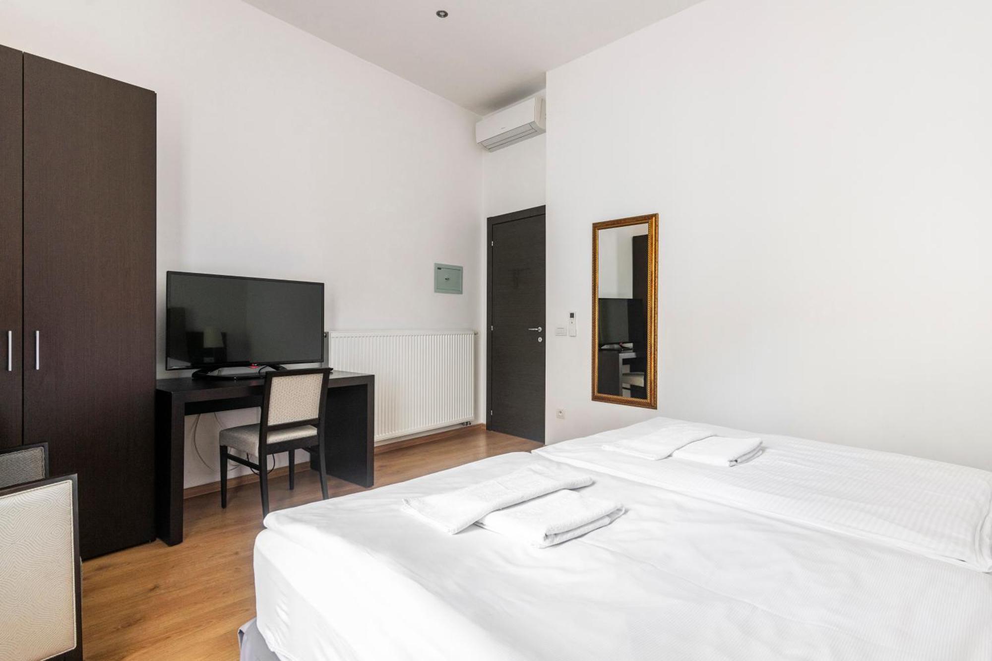 Riverside Palace Apartmán *